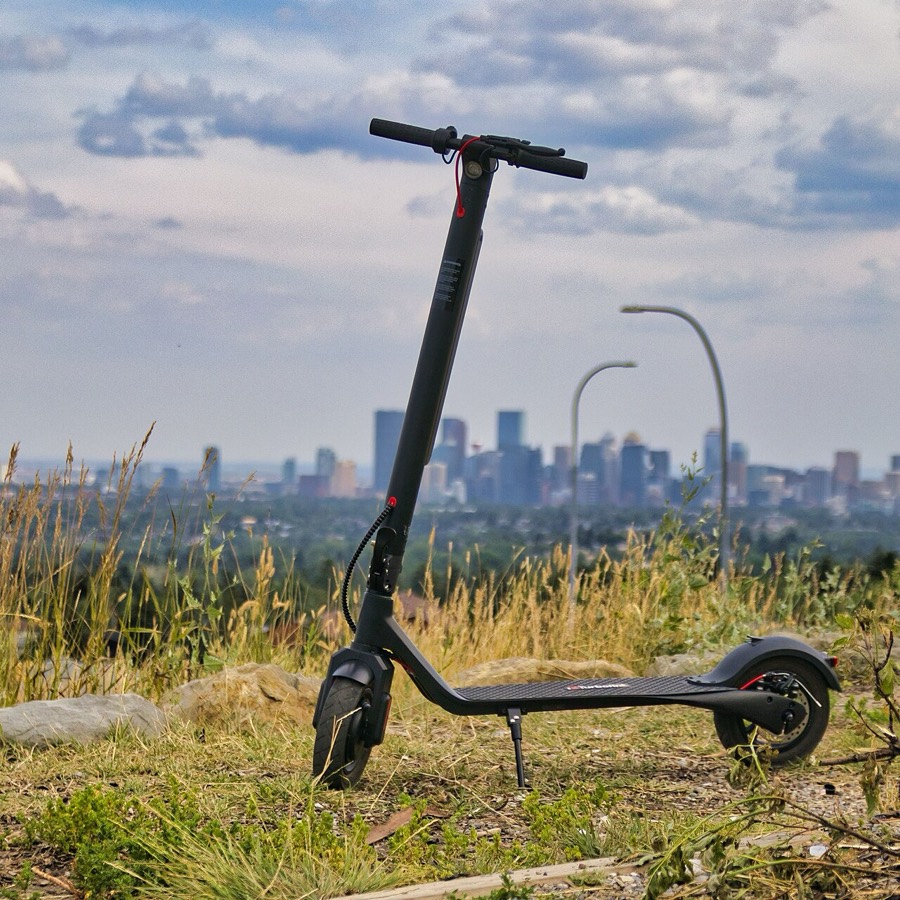 Luchtband van een elektrische step van dichtbij